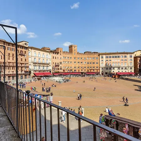 The Balcony - Piazza Del Campo Apartment *