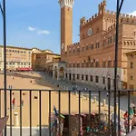 The Balcony - Piazza Del Campo *